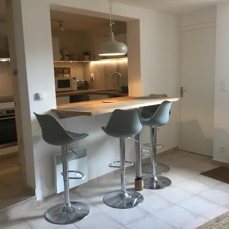 Spacious Pied A Terre With Courtyard Garden Holiday home *